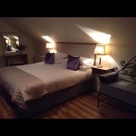 Riverside Holiday home Killowen